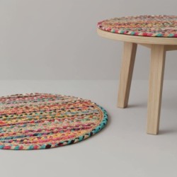 Tapis d'entrée décoratif multicolore, motif ethnique, idéal pour la maison, durable et écologique.