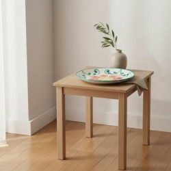 Assiette à dessert élégante en céramique pour la décoration de table, idéale pour les desserts, design moderne et polyvalent.