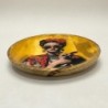 Assiette décorative représentant une femme en fleurs, design artistique pour cuisine et salle à manger, idéale pour