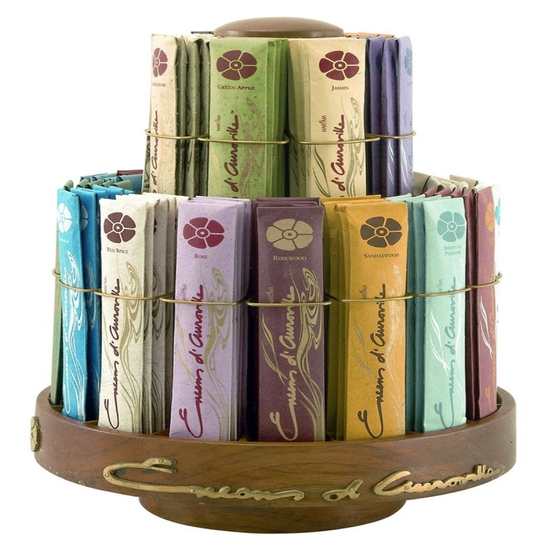 L'encens avec présentoir de 180 sachets d'arômes différents avec socle en bois complète le cadeau de la collection Natura